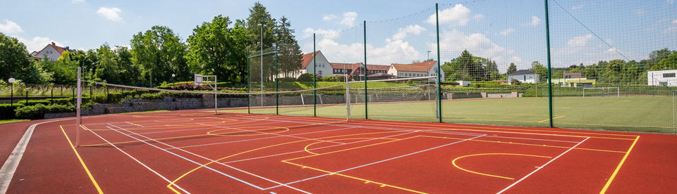 Schüler haben Spaß auf der Klassenfahrt an der Sportschule Werdau