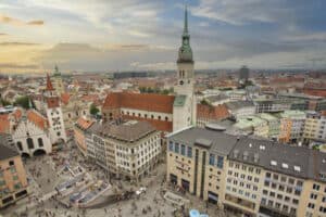 Luftbild der Stadt München als wertvolles Ziel für Klassenfahrten