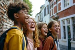 Klassenfahrt nach Belgien Kinder lachen ki mid