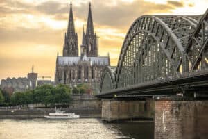 Köln als beliebtes Ziel für Bahnreisen und Klassenfahrten